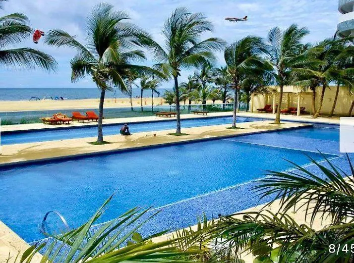 Morros Con Acceso Directo A La Playa location